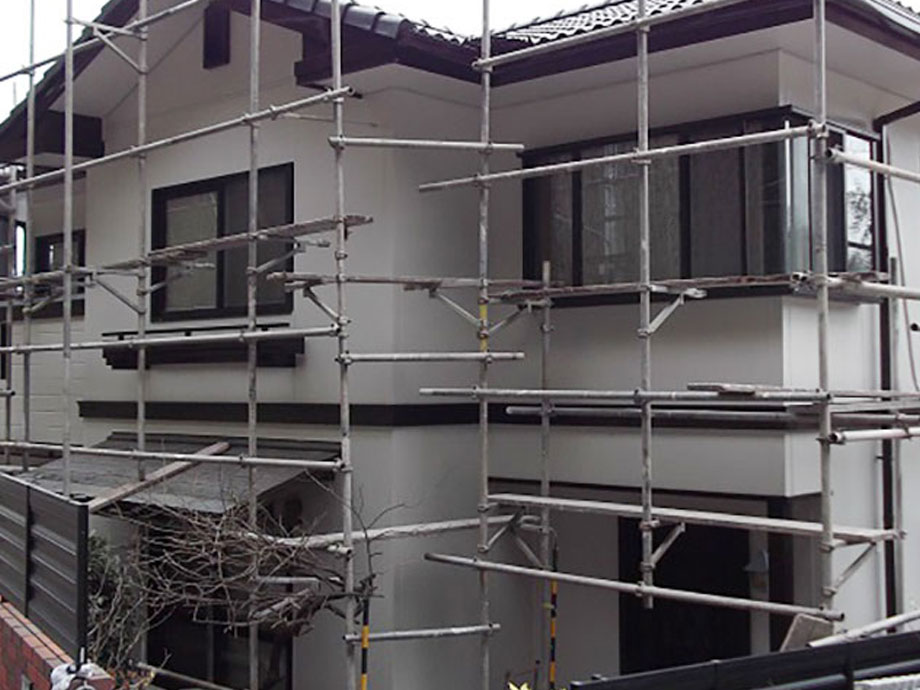 足場仮設　/　高圧水洗浄について