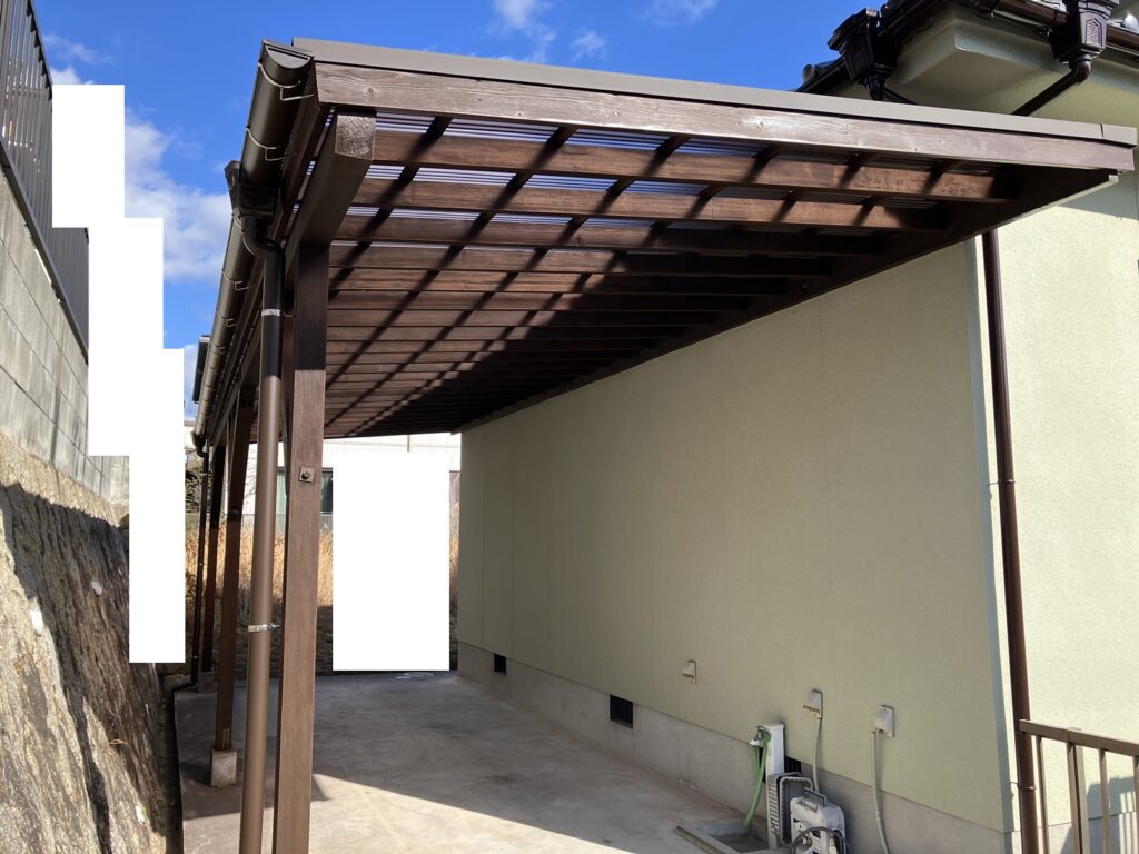 ポリカ波板張替え 木部用保護塗料塗り